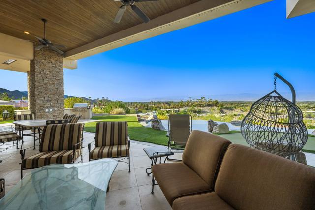 9 Nebulae Way, Rancho Mirage CA: https://media.crmls.org/mediaz/abd79ccd-3126-46f1-bfd7-dc33a913795c.jpg