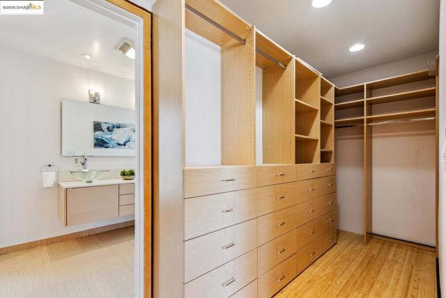 2912 Hillside DR, Burlingame CA: https://media.crmls.org/mediaz/abd942a2-9127-4eed-b605-6f7dba47358f.jpg