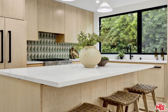 12469 Greene Avenue, Los Angeles CA: https://media.crmls.org/mediaz/abd9d52a-4ade-4a98-9884-ed02488da548.jpg