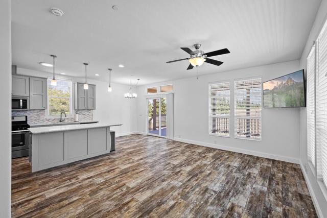 12320 Highland Estates Lane, San Martin CA: https://media.crmls.org/mediaz/abda8e7f-7ed5-42ad-bc1b-d0b7700937cc.jpg