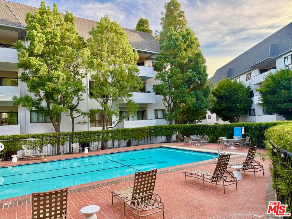 637 Wilcox Avenue #2D