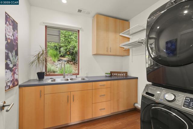 68 Terrace Rd, Walnut Creek CA: https://media.crmls.org/mediaz/abdacf5d-e403-4075-903f-c49f0dad48ec.jpg