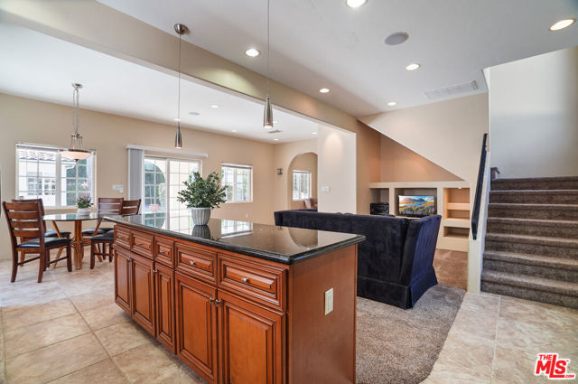 Image 40 of 58 For 10655 Camarillo Street