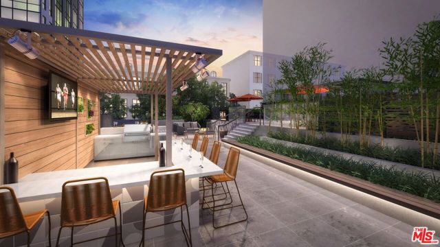 3345 Wilshire Blvd, Los Angeles CA: https://media.crmls.org/mediaz/abdaf3f1-b907-46e6-abec-012e4244ad18.jpg