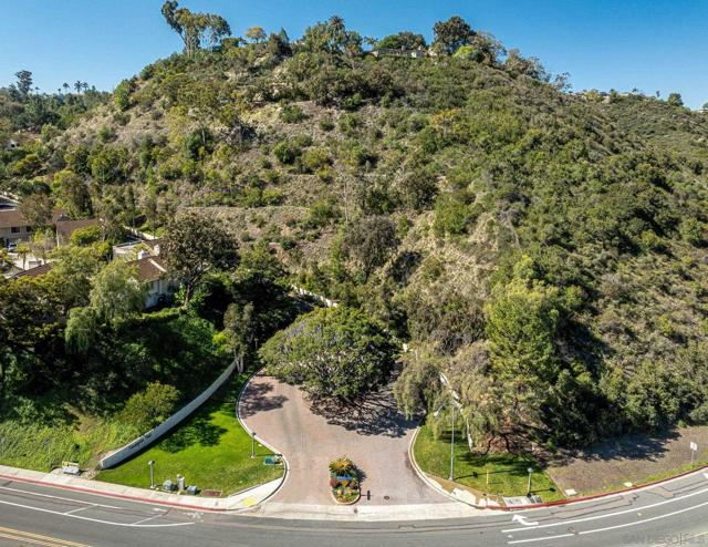 4430 Caminito Ocio, San Diego CA: https://media.crmls.org/mediaz/abdb236f-6ae7-4cb3-b1a6-97459ec5519e.jpg