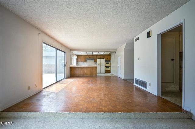 15722 Dawson Lane, Huntington Beach CA: https://media.crmls.org/mediaz/abdbb7b7-b249-4c85-80ce-c6bb17819a59.jpg