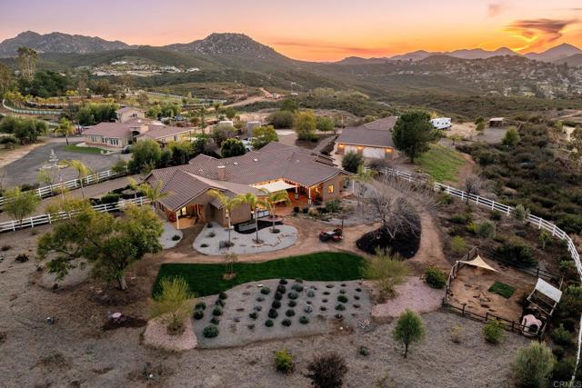 15636 Sage Hill Drive, Ramona CA: https://media.crmls.org/mediaz/abdbbd3f-b0c2-4ee2-9a1b-8b3a1dacff1f.jpg