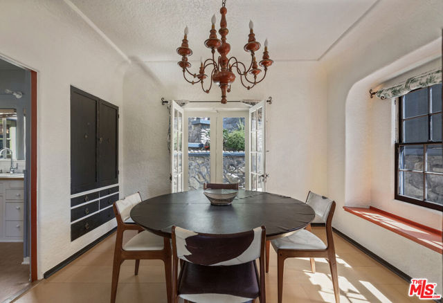 3526 Griffin Avenue, Los Angeles CA: https://media.crmls.org/mediaz/abdc0561-d6c9-4a31-a765-aab674f5cbf7.jpg
