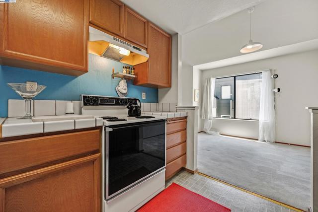 3754 N Stoneglen, Richmond CA: https://media.crmls.org/mediaz/abdc6c66-6af7-4e98-a378-ec2f499861ef.jpg