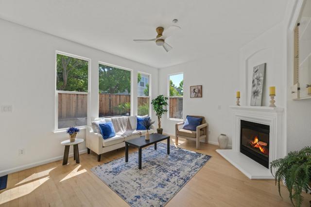 36075 Crystal Springs Drive, Newark CA: https://media.crmls.org/mediaz/abddced7-5656-411f-8c14-b721ecc32a85.jpg