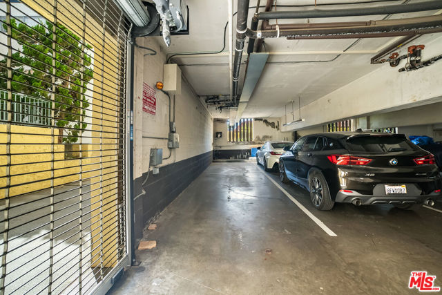 5950 Buckingham, Culver City CA: https://media.crmls.org/mediaz/abdf27ae-6fd8-4414-8589-3356509c67ff.jpg