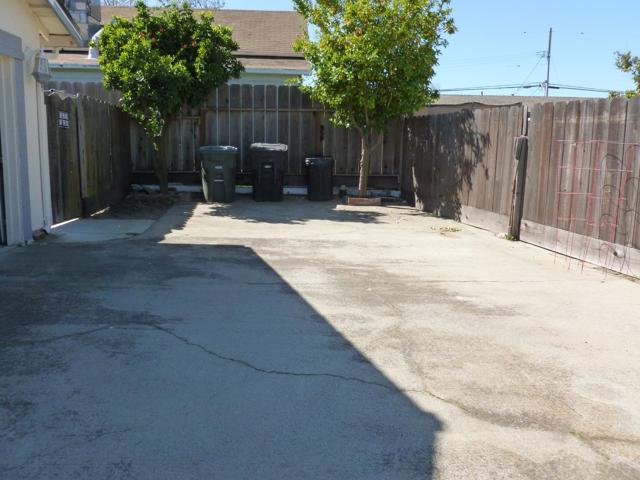 460 SE Jeremy Court, Oakdale CA: https://media.crmls.org/mediaz/abdf7b40-991f-4d12-a538-615ac85cc6db.jpg