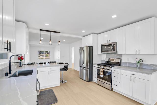 Detail Gallery Image 10 of 43 For 323 S 65th St, –,  CA 92114 - 3 Beds | 2 Baths