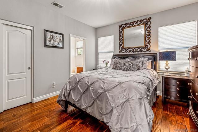 278 Avenida Loretta, Chula Vista CA: https://media.crmls.org/mediaz/abdfb0bc-3ab2-485f-ae05-d628a8011eb7.jpg