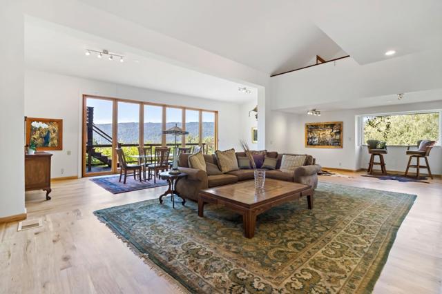 711 W California Way, Redwood City CA: https://media.crmls.org/mediaz/abdfc7d3-35fb-4c0d-a606-bebd9d09daf8.jpg