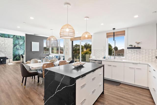 508 N Tremont Street, Oceanside CA: https://media.crmls.org/mediaz/abe0412e-2847-4c63-aae1-49c6cd3dc504.jpg