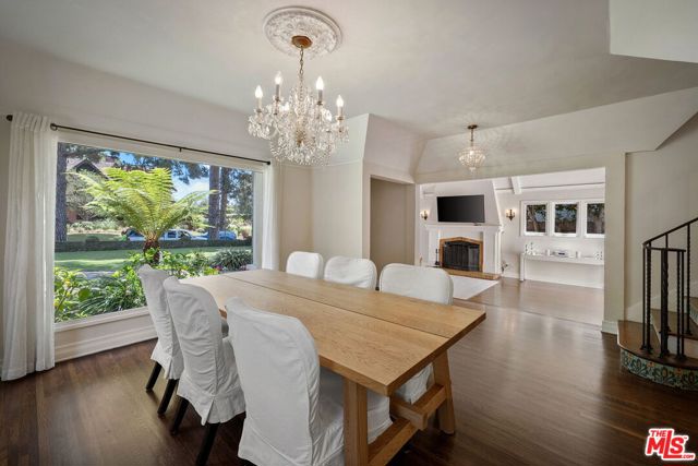 504 24Th Street, Santa Monica CA: https://media.crmls.org/mediaz/abe0469d-d6a0-42ae-8b3c-10962161e82f.jpg