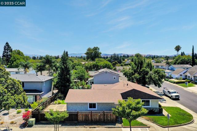 3958 W Las Positas Blvd, Pleasanton CA: https://media.crmls.org/mediaz/abe1e086-29ee-47e8-b842-9bfa9c08e279.jpg