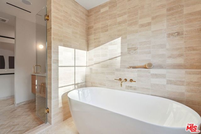4539 Atoll Avenue, Sherman Oaks CA: https://media.crmls.org/mediaz/abe20ad4-94c3-4aa4-99b1-10973941b8df.jpg