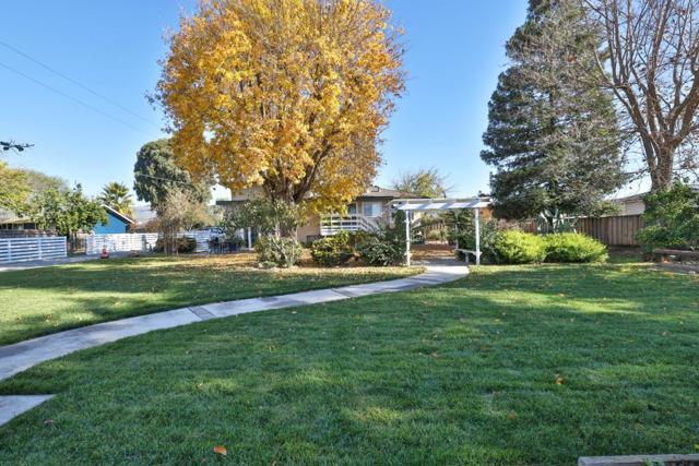 12155 Columbet Avenue, San Martin CA: https://media.crmls.org/mediaz/abe2998c-ee24-4388-a653-81b0083bd1bb.jpg