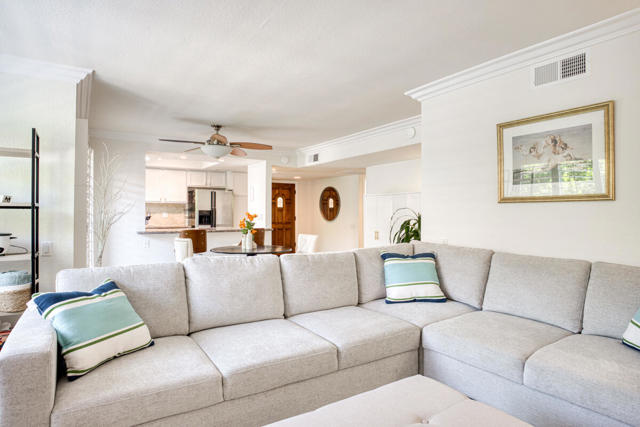 400 N Sunrise Way, Palm Springs CA: https://media.crmls.org/mediaz/abe2bc25-cfc9-48b5-8f4c-67110a48e346.jpg