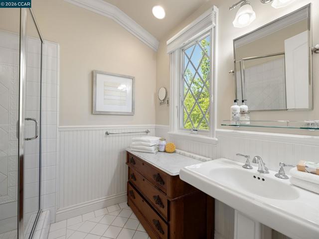 Image 37 of 60 For 5401 Penny Ln