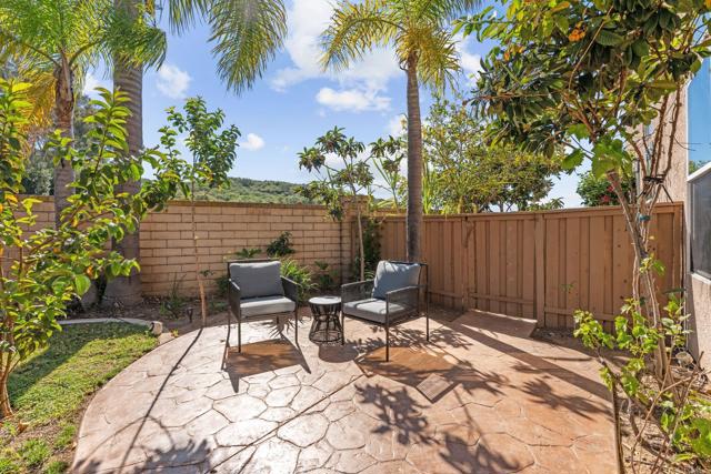 Detail Gallery Image 6 of 73 For 12204 Briar Knoll Way, San Diego,  CA 92128 - 5 Beds | 3 Baths