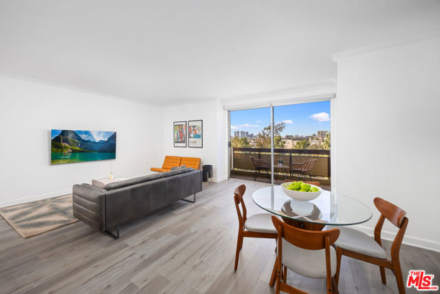 321 S San Vicente Boulevard, Los Angeles CA: https://media.crmls.org/mediaz/abe33bab-68d1-45df-8aed-5ae431d4d978.jpg