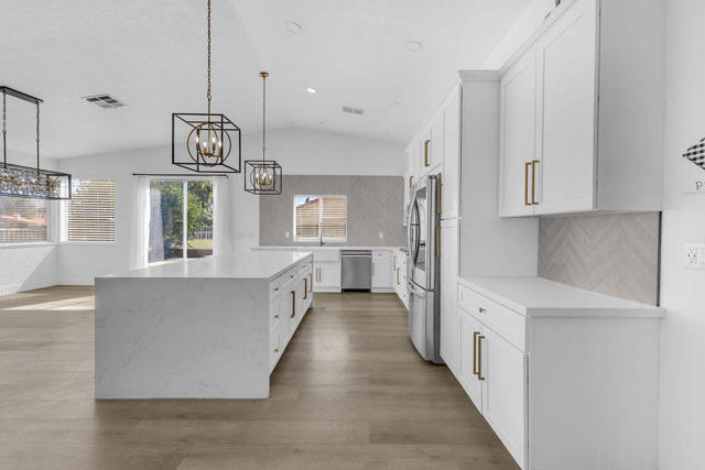 82210 Vandenberg Drive, Indio CA: https://media.crmls.org/mediaz/abe392a9-d1fd-468f-a0be-e5d318fdb960.jpg
