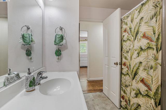 903 Lanewood Dr, San Jose CA: https://media.crmls.org/mediaz/abe3bb2b-122f-4a6b-adae-4dee36349c06.jpg