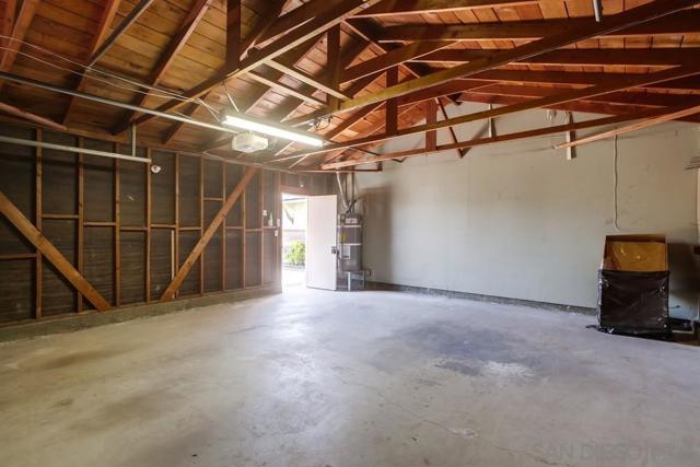 5215 Palmyra Ave, San Diego CA: https://media.crmls.org/mediaz/abe3ff1a-e232-4ce3-8a48-424acf6fd7ae.jpg