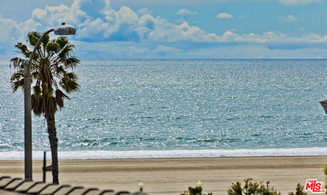 139 Hollister Avenue, Santa Monica CA: https://media.crmls.org/mediaz/abe41121-d938-4d21-b563-473c6f573664.jpg