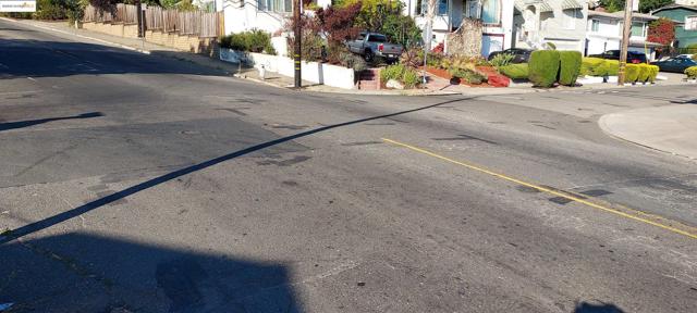 2957 73rd Avenue, Oakland CA: https://media.crmls.org/mediaz/abe42baf-1681-4d61-890d-74dec734844f.jpg