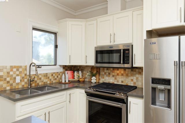 Image 13 of 25 For 6525 Herzog St