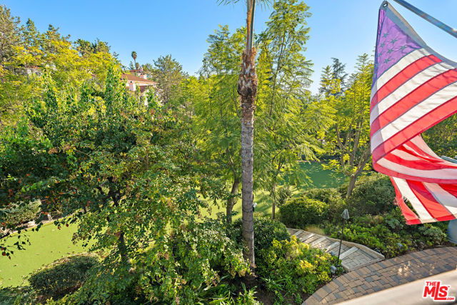 2428 Oak Canyon Place, Escondido CA: https://media.crmls.org/mediaz/abe49a52-42ca-4ecf-8a18-6ce146ee38b9.jpg