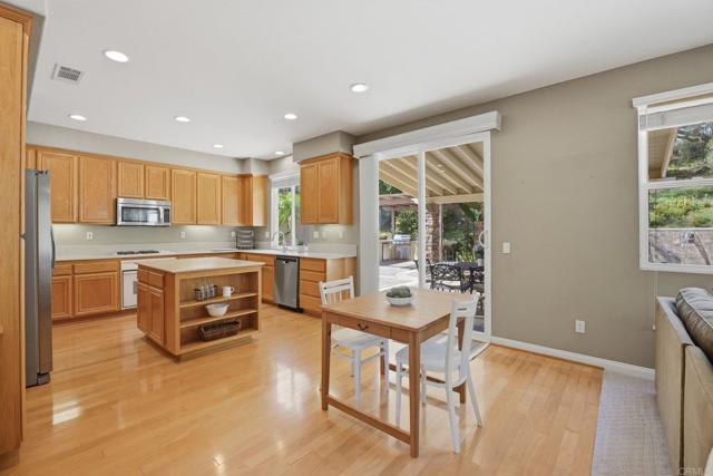 Detail Gallery Image 22 of 55 For 6161 Paseo Tienda, Carlsbad,  CA 92009 - 4 Beds | 3/1 Baths