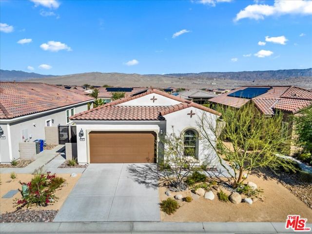 86 Burgundy, Rancho Mirage CA: https://media.crmls.org/mediaz/abe55720-a4c2-4f00-9791-5d9cfed54f42.jpg
