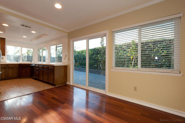 2743 Rustic Glen Drive, Thousand Oaks CA: https://media.crmls.org/mediaz/abe5ccb5-aa23-48ae-8231-c23610a303f3.jpg