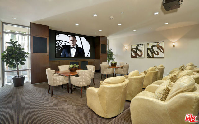 447 N Doheny Drive, Beverly Hills CA: https://media.crmls.org/mediaz/abe5fd52-32dc-46ed-9cd8-2ff66ff7ad6b.jpg