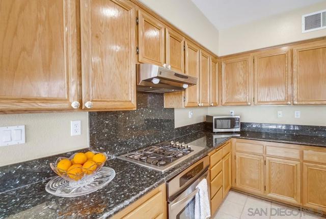 13837 Fontanelle Pl, San Diego CA: https://media.crmls.org/mediaz/abe62dd3-0af3-4138-89f2-5ba28644157c.jpg