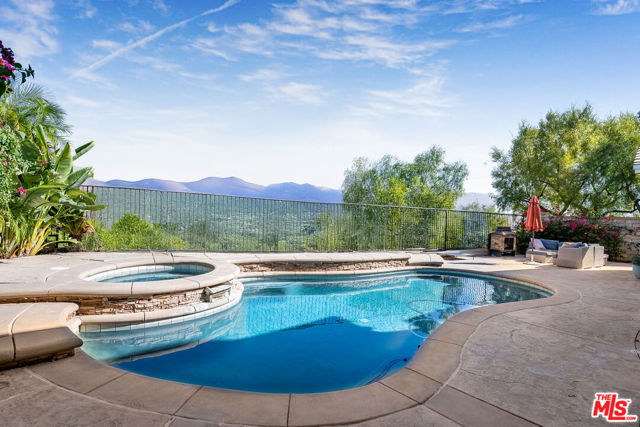 28804 Sugar Bliss Place, Santa Clarita CA: https://media.crmls.org/mediaz/abe6892e-f82c-4747-bc74-ff1fa8328372.jpg