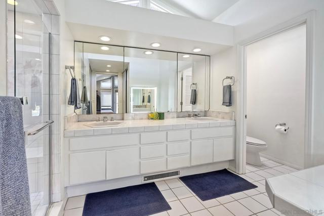3115 Edith Ln, San Diego CA: https://media.crmls.org/mediaz/abe6edb5-6466-497d-a656-797dff4f8bb3.jpg