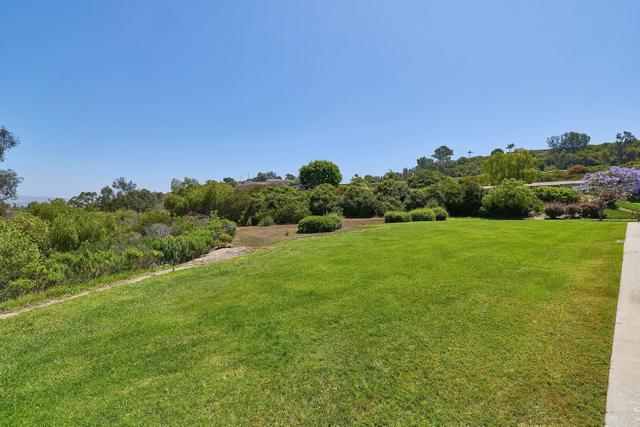 942 Royal Tern Way, Oceanside CA: https://media.crmls.org/mediaz/abe7125c-82c3-4c68-8a53-f13da43219d5.jpg
