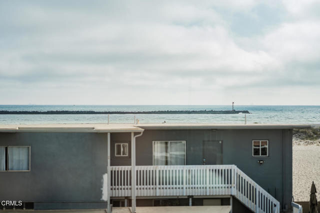 3300 Ocean Drive, Oxnard CA: https://media.crmls.org/mediaz/abe8197a-824b-4569-b813-be15935924c4.jpg