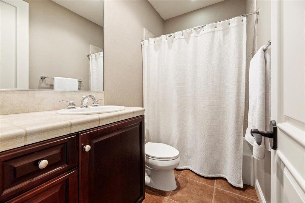 https://media.crmls.org/mediaz/abe9657e-3455-41b9-a39e-e2c324fe351d.jpg?preset=X-Large