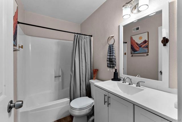 1650 Point Mugu Court, Chula Vista CA: https://media.crmls.org/mediaz/abe9e045-814b-44c9-a25e-3cfd63b52dce.jpg