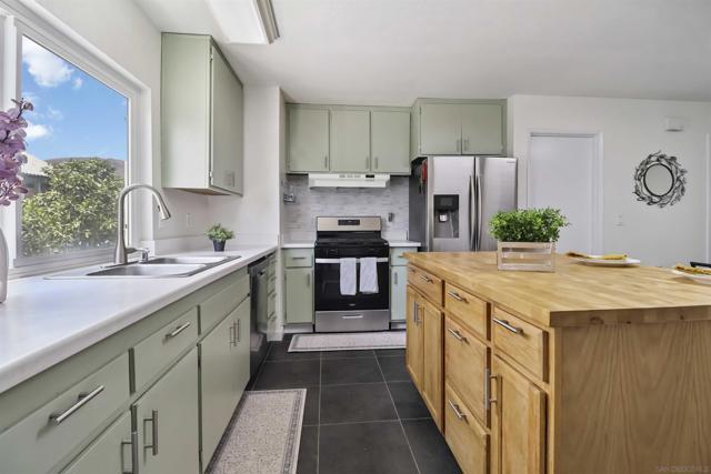 10945 El Nopal, Lakeside CA: https://media.crmls.org/mediaz/abea5c1b-25f4-4611-8f62-c85b6ef09d0a.jpg