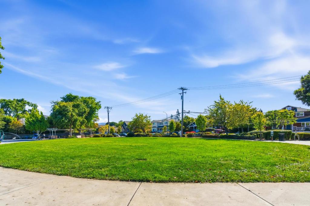 https://media.crmls.org/mediaz/abeab015-f81c-4184-a7df-d595f0c2b6d5.jpg?preset=X-Large