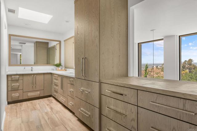 3112 North Mountain View Drive, San Diego CA: https://media.crmls.org/mediaz/abeb9f8c-7195-4ec4-bcf2-3eafbee32baa.jpg