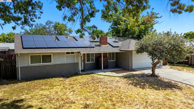 2203 Sherman Dr., Pleasant Hill CA: https://media.crmls.org/mediaz/abebdafb-8fc7-42aa-bdd6-0de99553c966.jpg